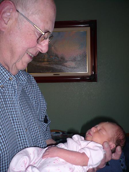 Hailee9th24 005.jpg - Hailee and Grandpa von